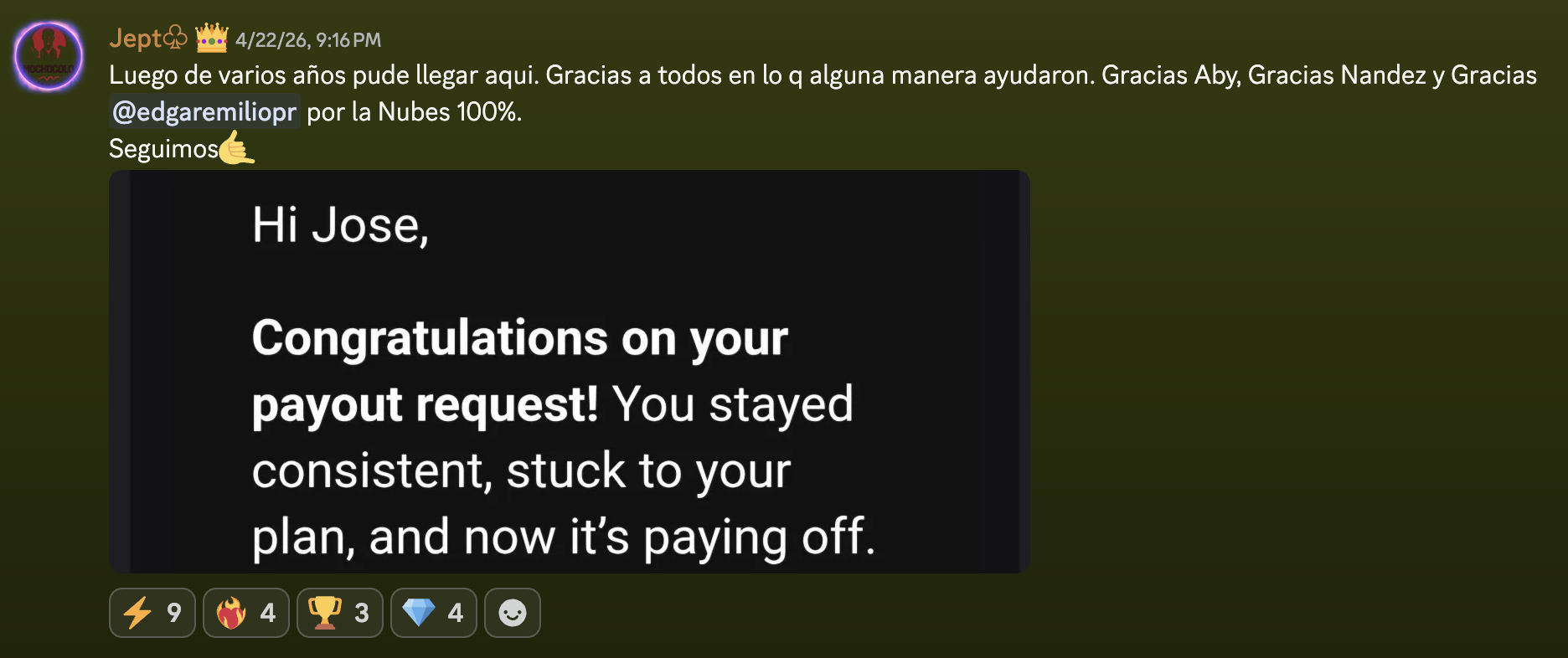 Solicitud de payout aprobada por una firma de fondeo.